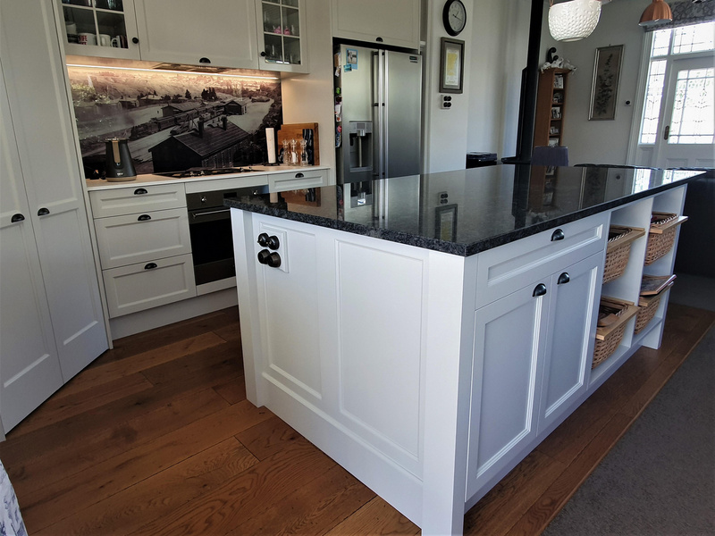 Cape Cod Style Kitchen Dunedin Ron Kirk Joinery Ltd